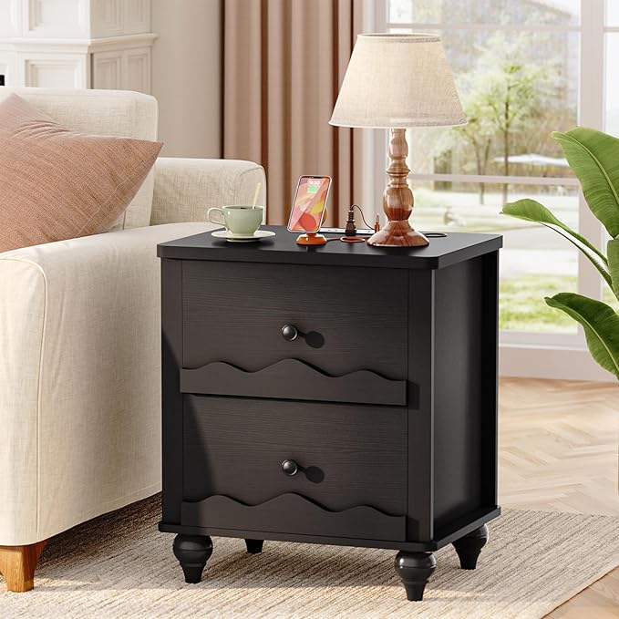 Cyclysio Nightstand Set of 2 with Charging Station, Side End Table with 2 Drawers, Modern Wood Night Stand Set 2 with Scalloped Pattern for Bedroom, Bedside Night Tables with Solid Wood Gourd Legs