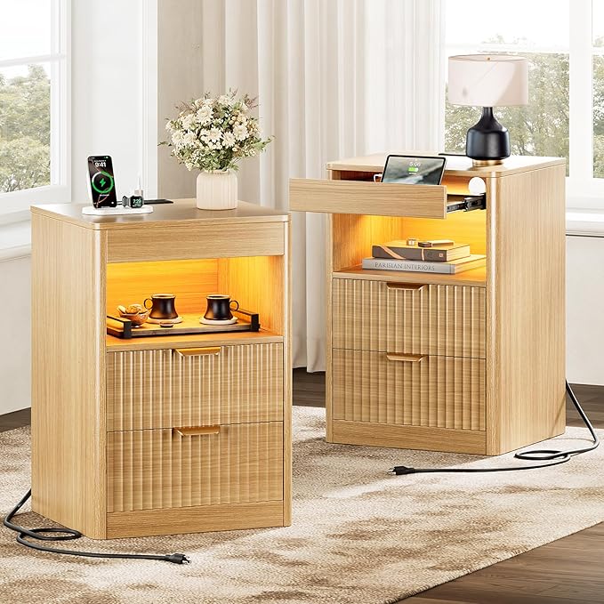 REAHOME Fluted Nightstand Set of 2 with Charging Station, Modern LED Night Stand with 2 Drawers and Pull Out Tray, Wood Bedside Table, End Side Table with Open Shelf for Bedroom,Natural